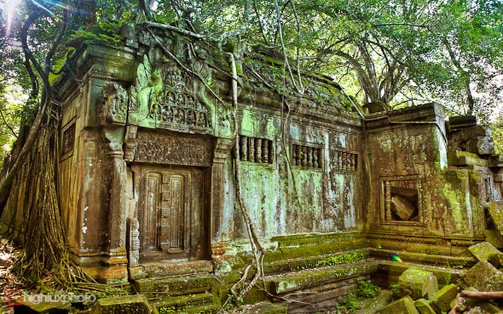 We arrived in the tiny village of Beng Mealea late in the afternoon, and were pointed in the direction of a basic (unsignposted) homestay/guesthouse for the night. The guesthouse was suitably budget, with just a mattress on the floor of a Cambodian family's house, but it suited us nicely. The temple complex itself was only a five minute walk away and at dawn the next morning we were scrambling through the  collapsed galleries looking for good photo spots.